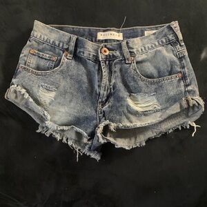 (Size 5)Bullhead Women's Distressed Denim Shorts